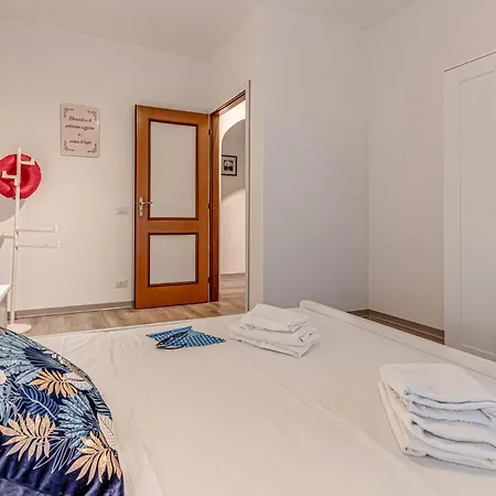 Apartment Pavone - Sweet Dreams In Florence
